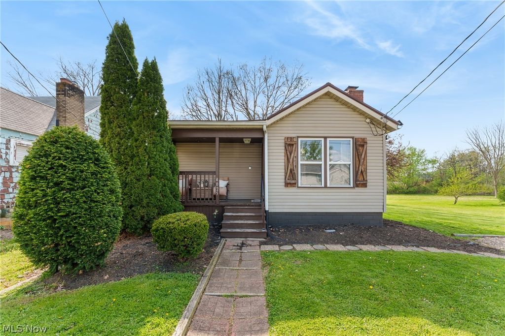 Photo of 4025 Paumier Avenue, Louisville, OH 44641 (MLS # 5209444)
