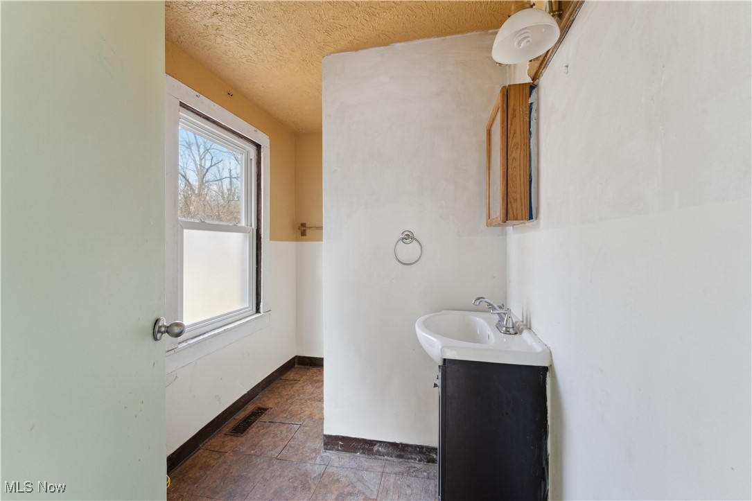 34 N Park Street, Oberlin, Ohio image 9