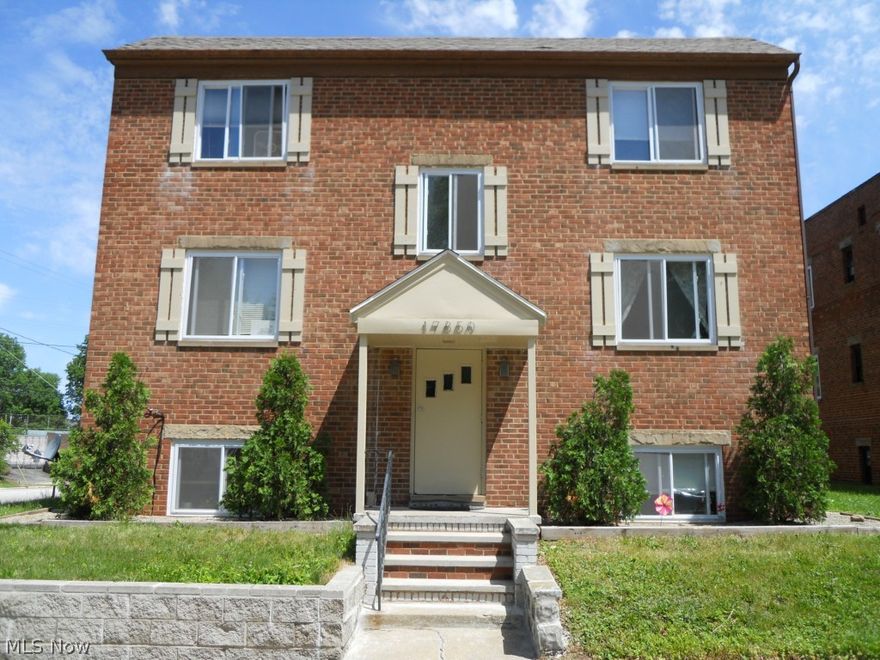Brick six (6) suiter in Western Lakewood. Five (5) one (1) bedroom units & one (1) bedroom efficiency. Second six (6) suite building @ 17846 Northwood is also for sale. Owner requires to sell both buildings together as a package. Many updates. Call agent for details.