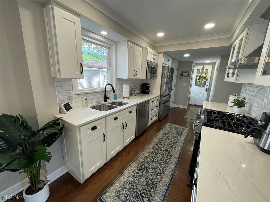 Lake Shore Blvd Estates - Residential