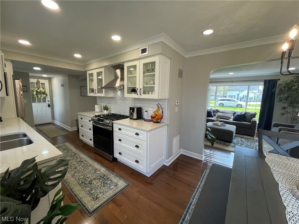 Lake Shore Blvd Estates - Residential