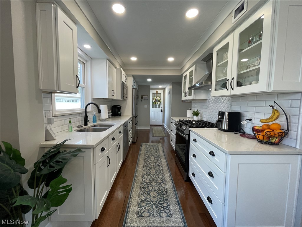 Lake Shore Blvd Estates - Residential