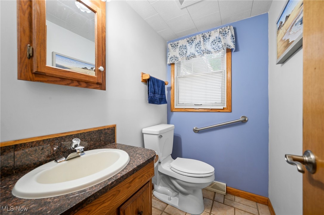 27539 Linwood Circle, North Olmsted, Ohio image 17