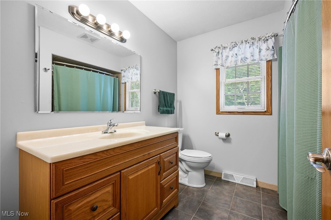 27539 Linwood Circle, North Olmsted, Ohio image 31