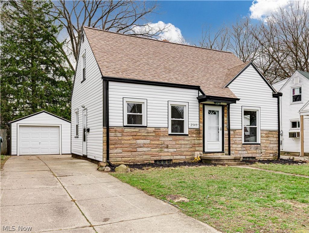 Photo of 2549 26th Street, Cuyahoga Falls, OH 44223 (MLS # 5197453)