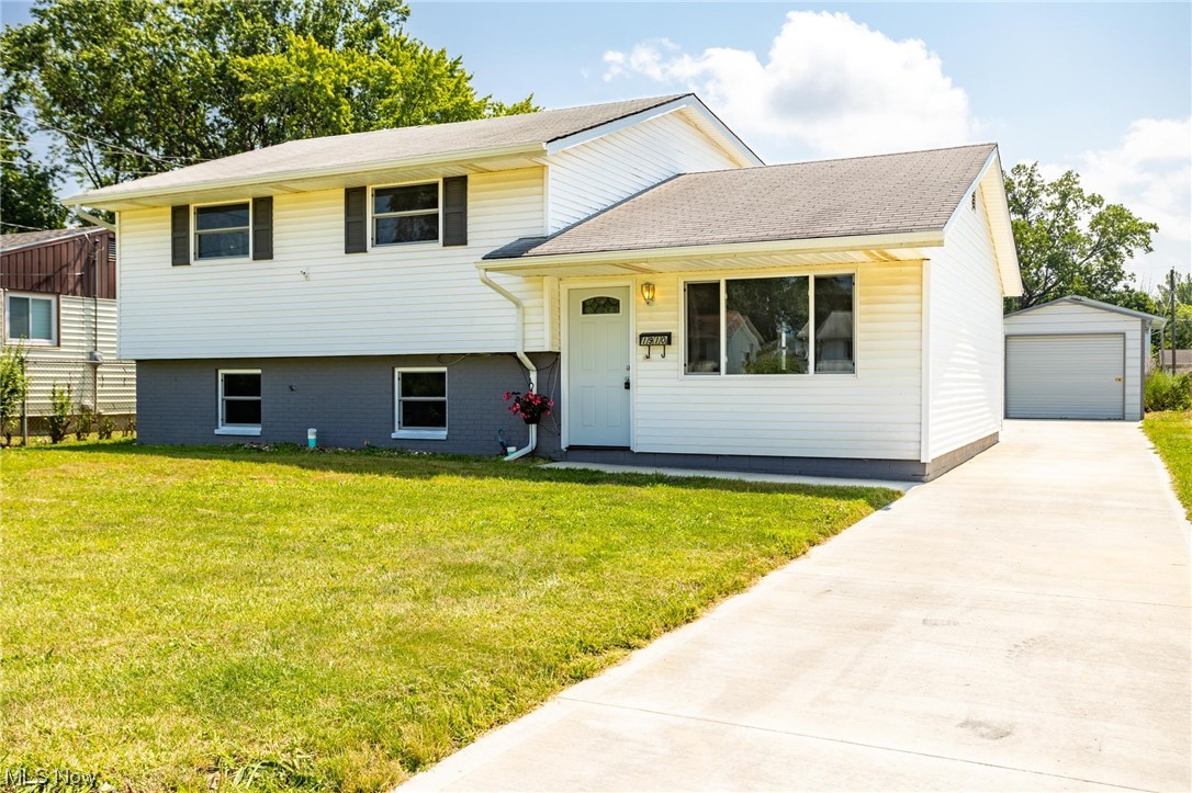 Welcome home to this family friendly 4 bedroom, 1.5 bath, split level style home that has been completely updated! New windows,
fresh paint throughout, new flooring/carpeting, and updated bathrooms. Ample storage space! You will love cooking in your kitchen
with these beautiful countertops, cabinets and stainless appliances. Downstairs, enjoy entertaining family and friends in the additional
living area. Also features new concrete driveway, a brand new extra long American Steel garage and a great yard to relax or play in! Be
sure to schedule soon, this house won’t last!