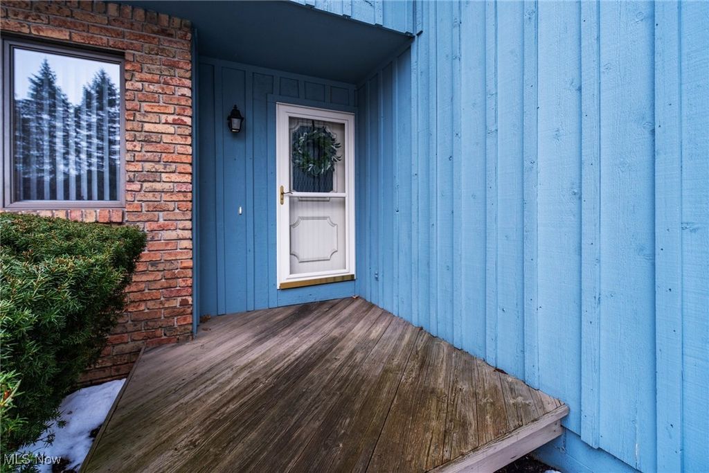 Photo of 507 Tournament Trail, Cortland, OH 44410 (MLS # 5179388)