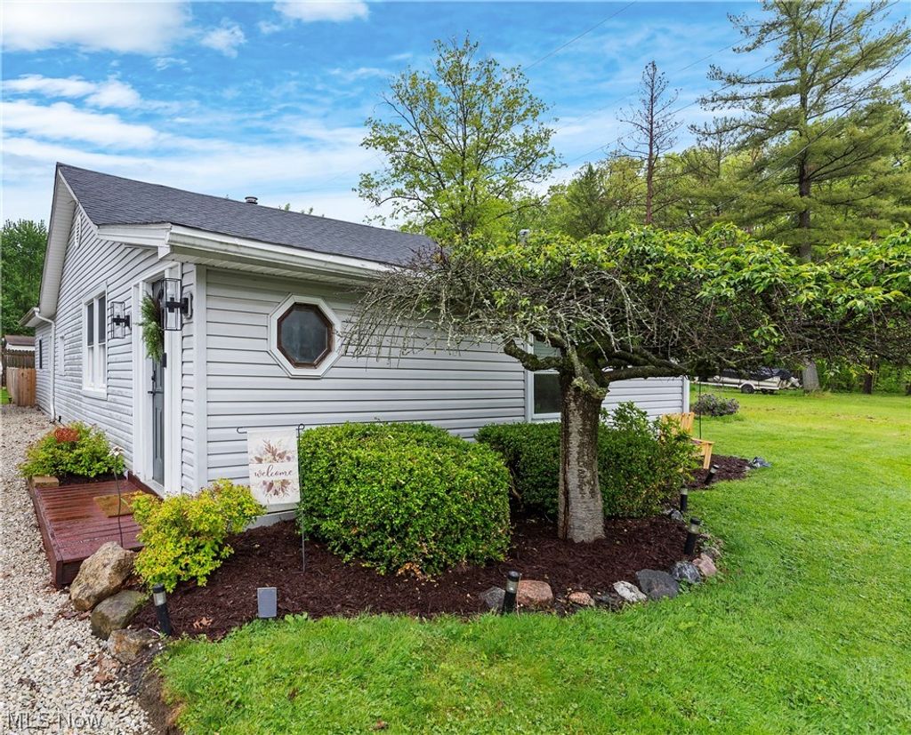 Photo of 259 River Road, Lake Milton, OH 44429 (MLS # 5211860)