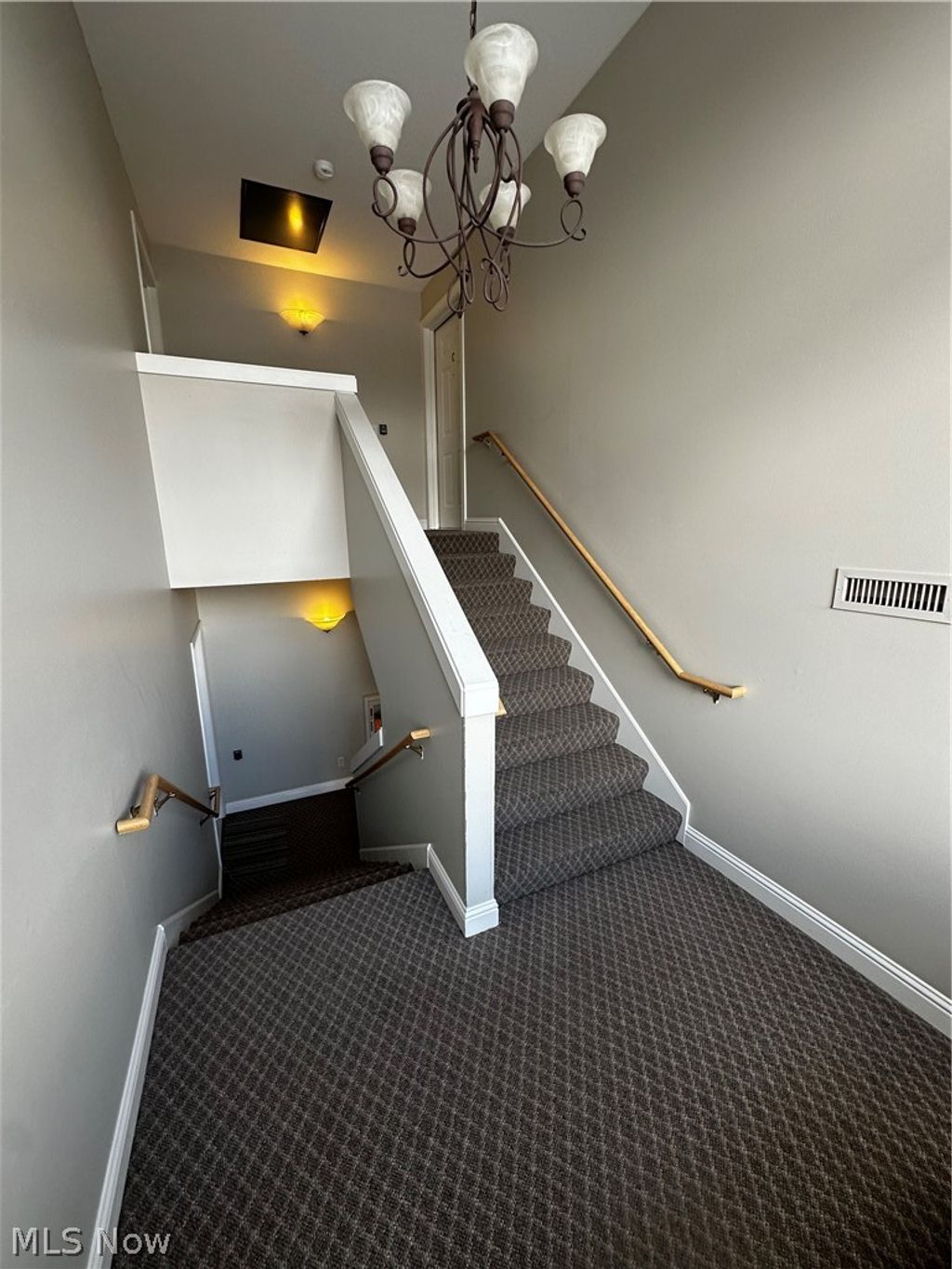 Photo of 3800 Rosemont Boulevard, Fairlawn, OH 44333 (MLS # 5194048)