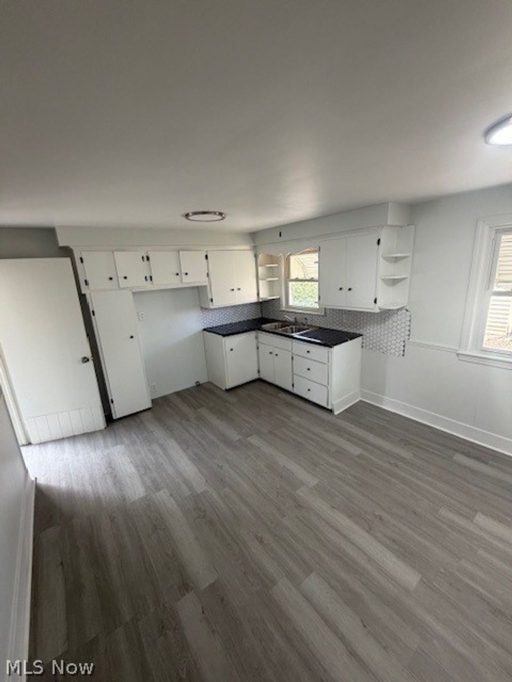 Photo of 417 9th Street, Struthers, OH 44471 (MLS # 5193263)