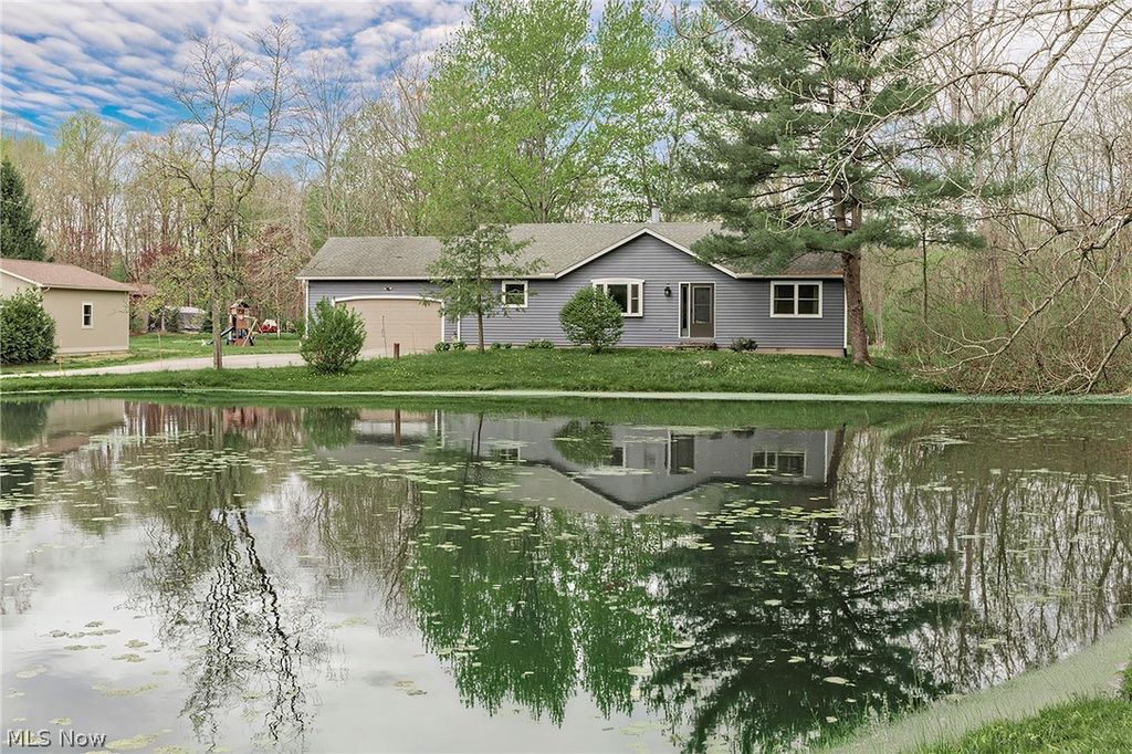 Photo of 13310 Cedar Acres Drive, Chesterland, OH 44026 (MLS # 5204232)