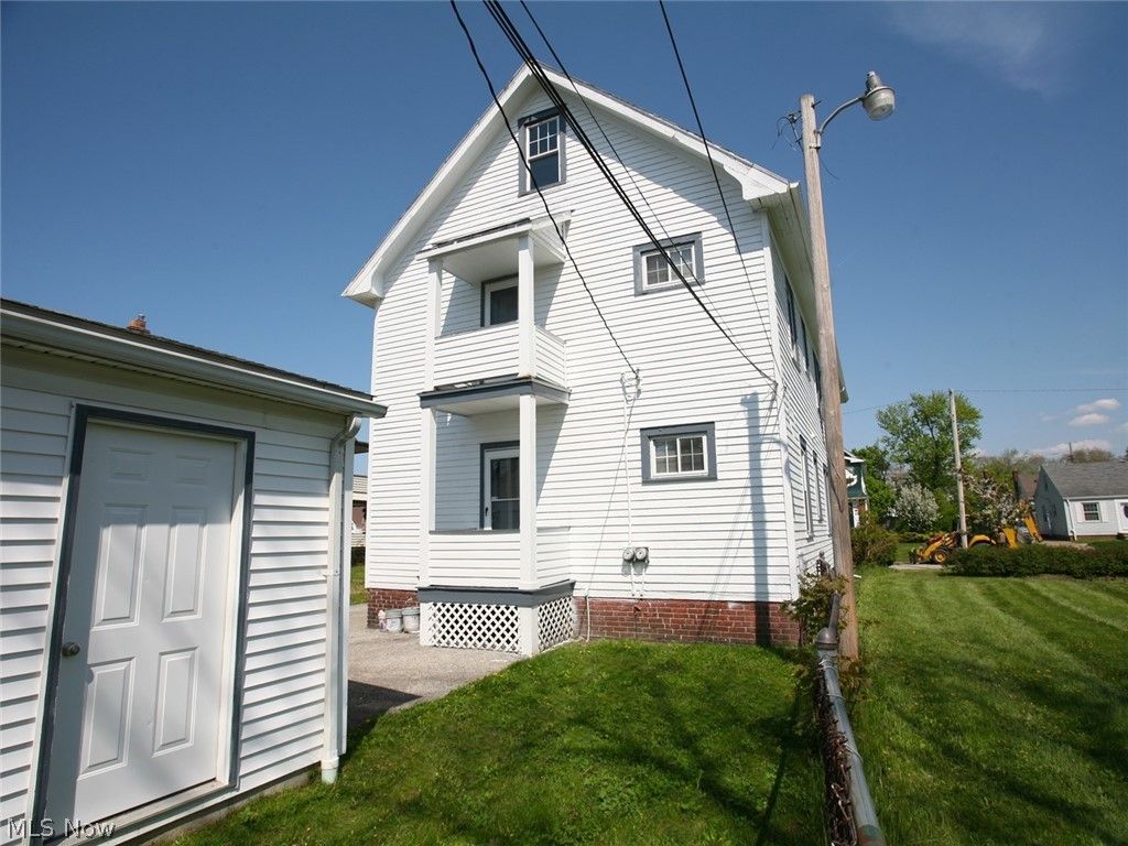 Photo of 3698 Menlo Road, Shaker Heights, OH 44120 (MLS # 5218646)