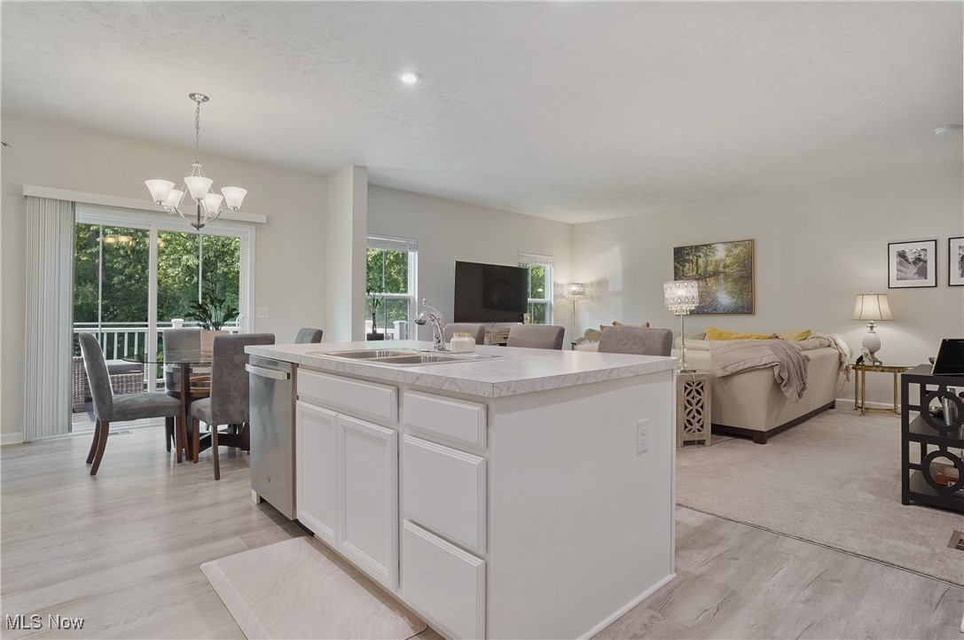 Towns/Cedar Crest - Residential