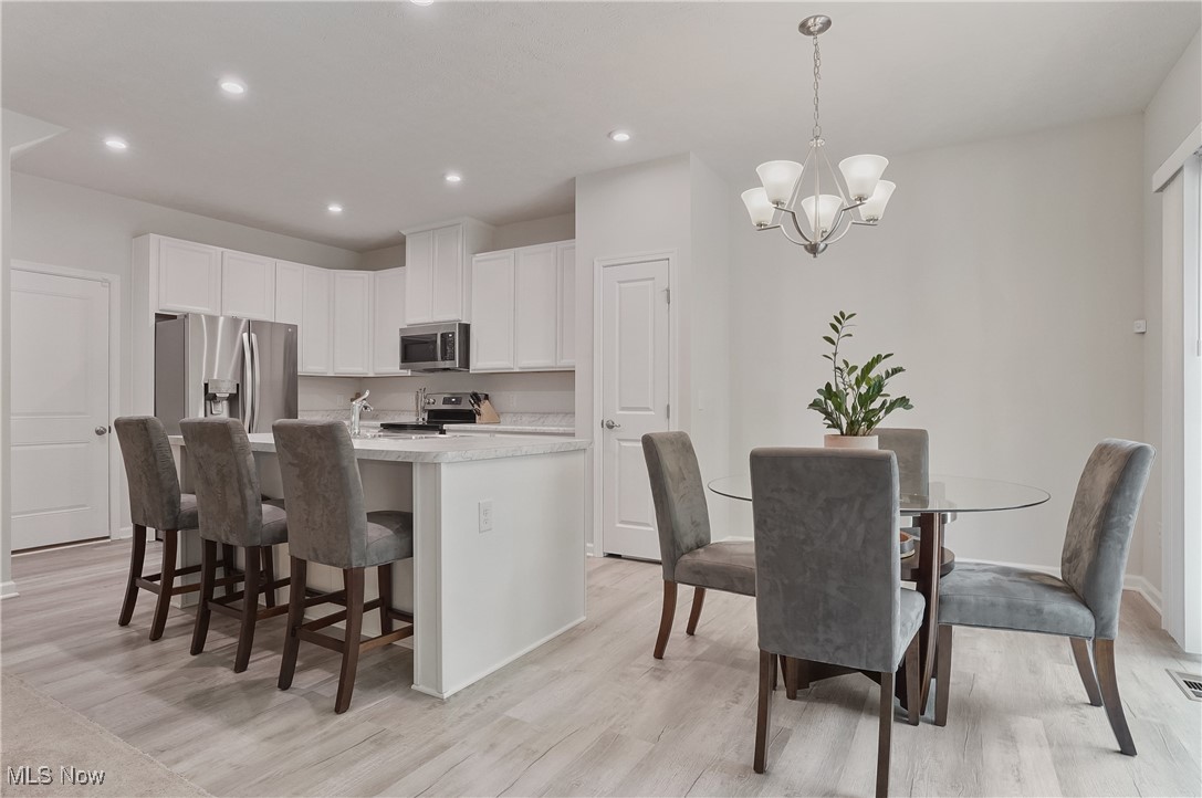 Towns/Cedar Crest - Residential