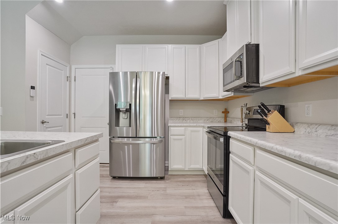 Towns/Cedar Crest - Residential