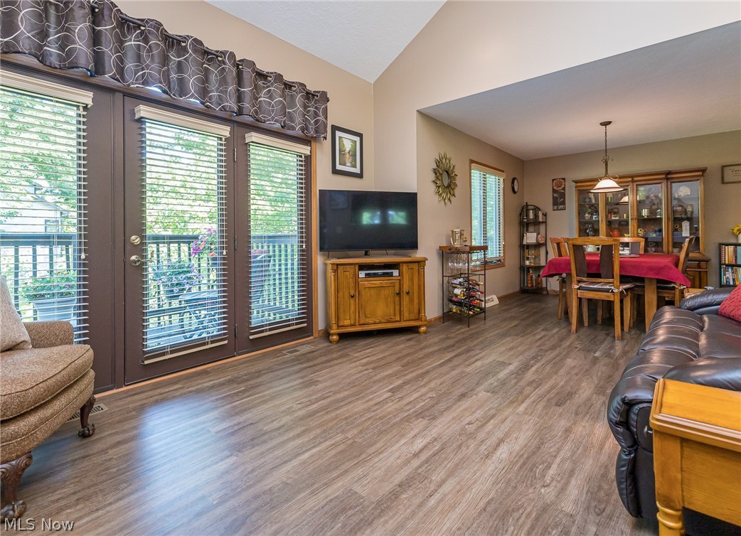 Waterside Woods Twnhs - Residential