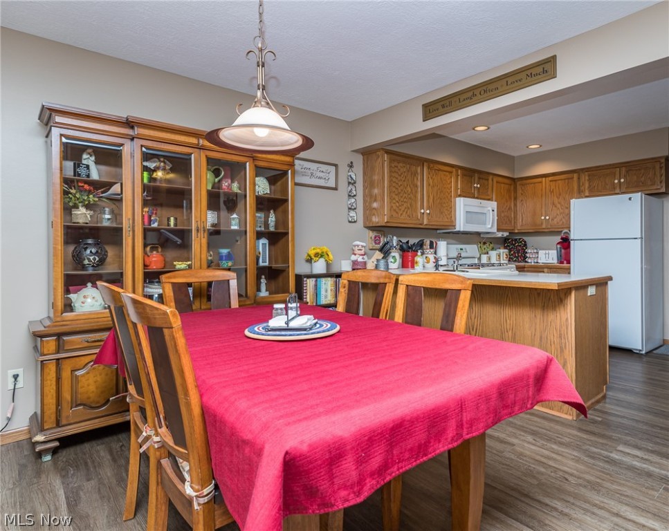 Waterside Woods Twnhs - Residential