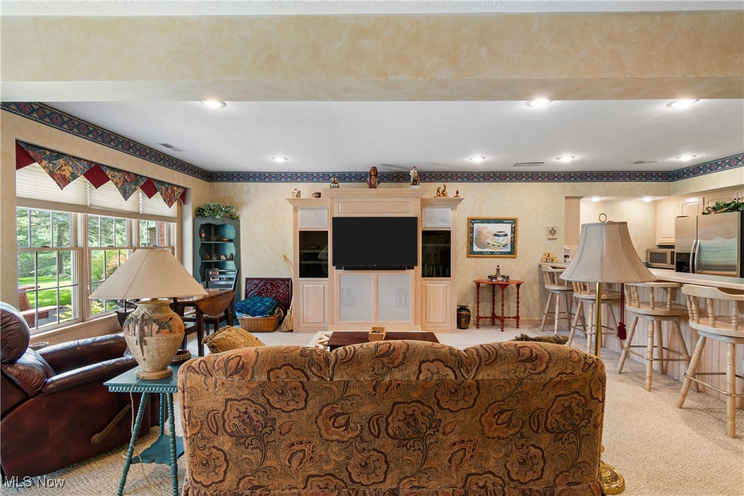 10531 Schlabach Avenue, Hartville, Ohio image 38
