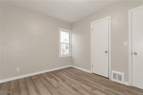 Tiny photo for 2400 Noble Road, Cleveland Heights, OH 44121 (MLS # 5179467)