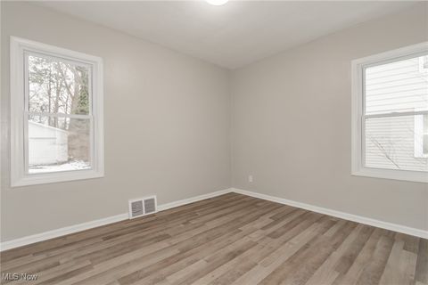 Tiny photo for 2400 Noble Road, Cleveland Heights, OH 44121 (MLS # 5179467)