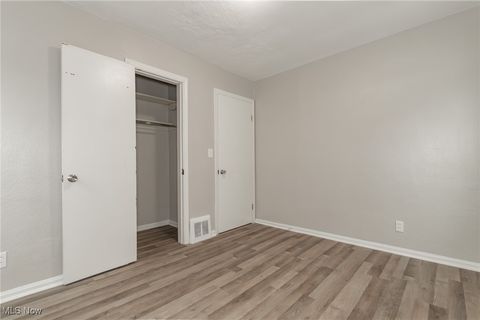 Tiny photo for 2400 Noble Road, Cleveland Heights, OH 44121 (MLS # 5179467)