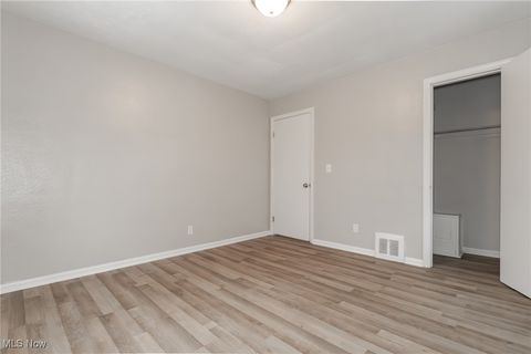 Tiny photo for 2400 Noble Road, Cleveland Heights, OH 44121 (MLS # 5179467)