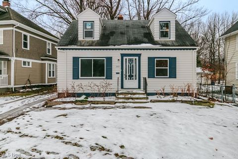 Photo of 2400 Noble Road, Cleveland Heights, OH 44121 (MLS # 5179467)