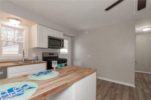 Tiny photo for 2400 Noble Road, Cleveland Heights, OH 44121 (MLS # 5179467)