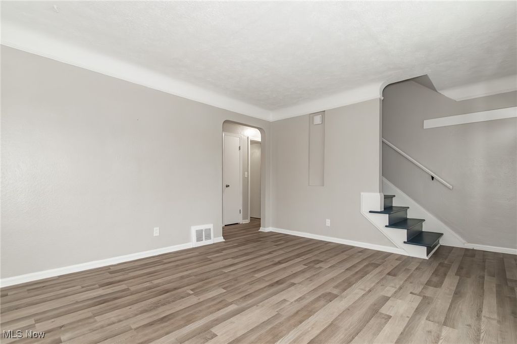 Photo of 2400 Noble Road, Cleveland Heights, OH 44121 (MLS # 5179467)