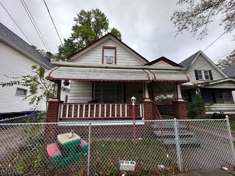 Single Family Residence in Cleveland OH 1131 66th Street.jpg