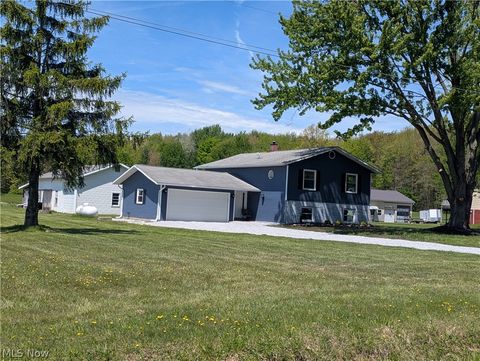 Photo of 17536 Hosmer Road, Middlefield, OH 44062 (MLS # 5210328)