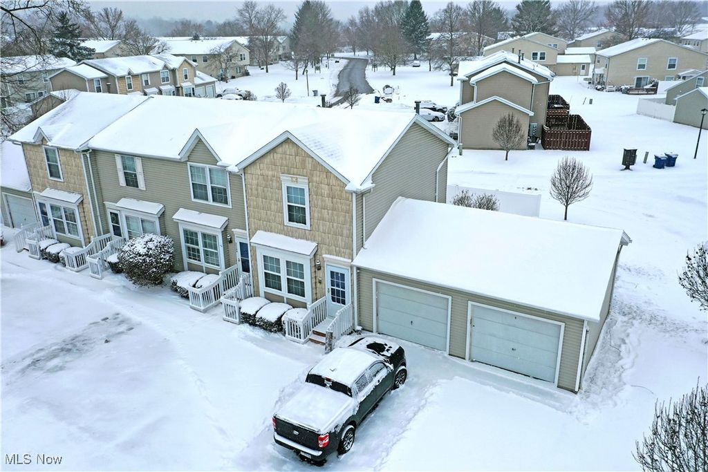 Photo of 3224 Woodland Trail #B, Cortland, OH 44410 (MLS # 5181960)