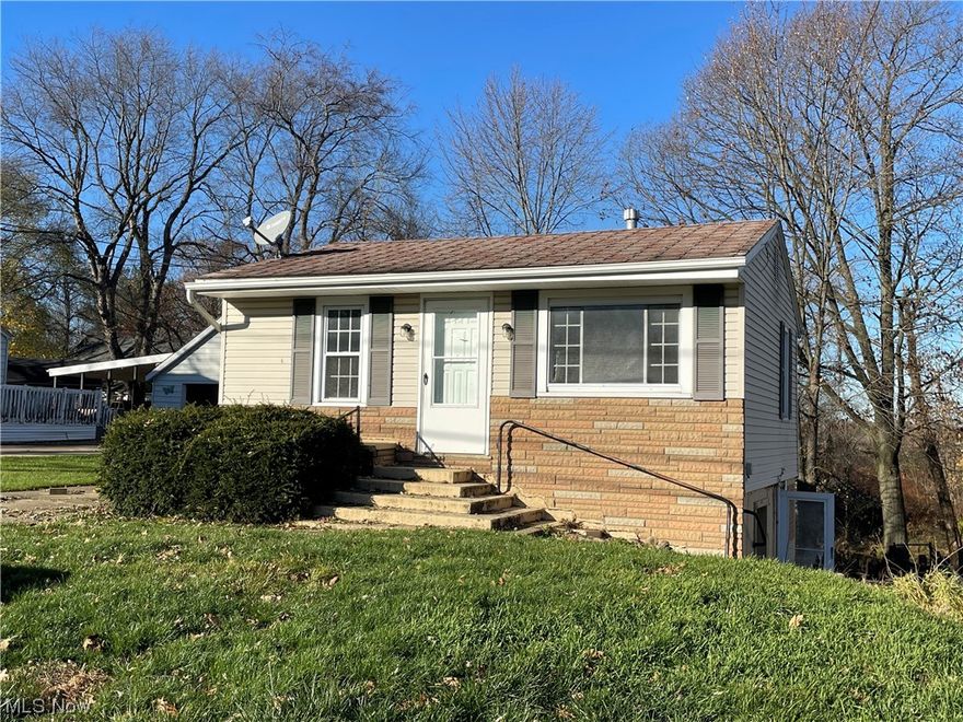 Welcome to 1021 Stratford St! This 2 bedroom, 1 bathroom ranch has so many possibilities. Don't let the square footage fool you, this home feels like it has a lot more space. Windows appear to be newer. Cosmetically, it needs a new kitchen and bath, and new floors and some fresh paint. Just in need of the right homeowner or handy homemaker to come along and fix it up. Looking to invest? Great opportunity here too. Come see for yourself what the possibilities are. Schedule your showing today!