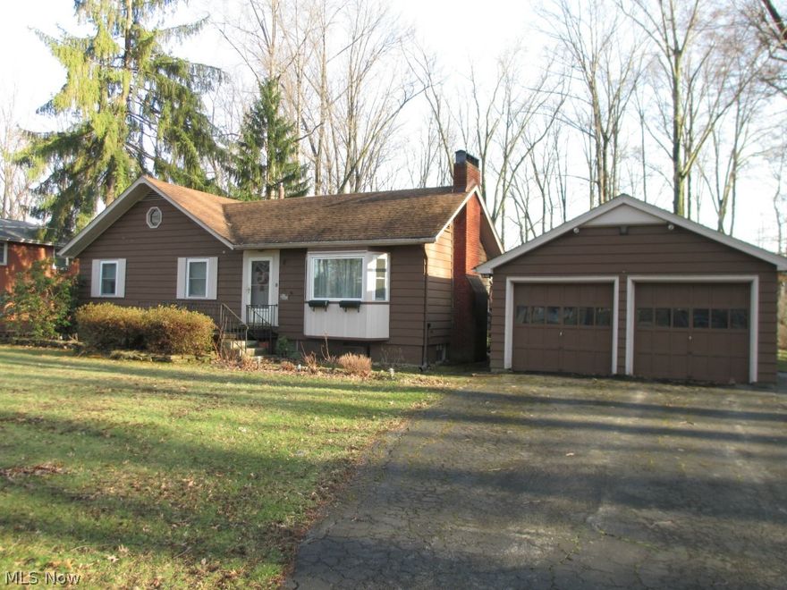 Absolute Auction, selling to the highest bidder. May 7th at 6:00 pm on site. 10% Buyers premium added to bid price. 10% deposit time of sale nonrefundable. Buyer pays transfer title closing cost. Selling as is with no contingencies. No contingencies on financing or any inspections. List price is for MLS listing purposes only as a suggested opening bid. Spacious Ranch in Nice quiet location. Home needs updating and some repairs. Extra deep garage. Large lot goes back farther than fence. Sewer assessment balance on taxes to be assumed by buyer, taxes on homestead. Newer furnace and hot water tank. Excellent buying opportunity for this location. View Hillierauctions