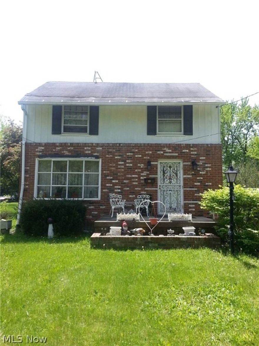 Wonderful 3 bedroom home plus family room added & screened in patio. Very well  taken  care  of home.  Come take a look- larger than it looks!