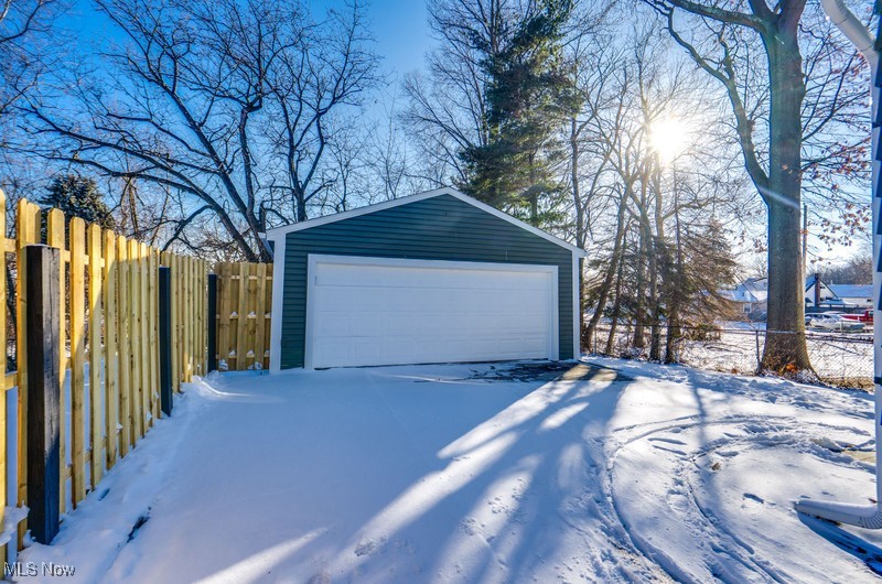 Kelly Ave - Residential