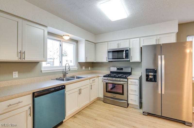 Kelly Ave - Residential