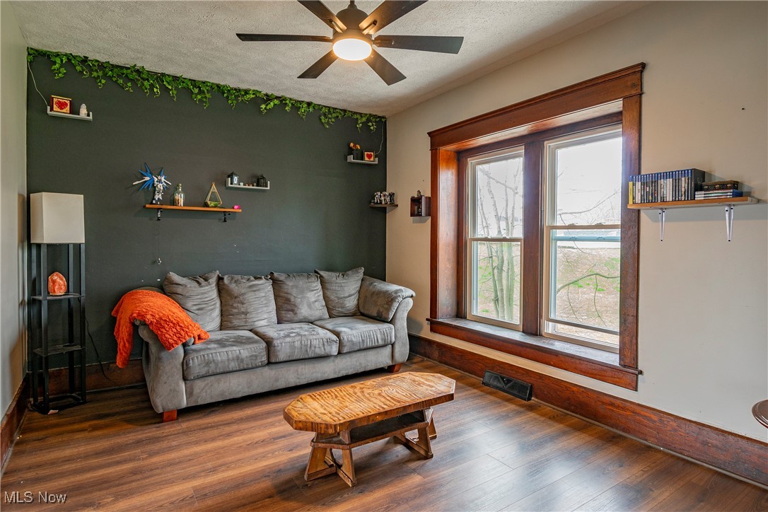 36 W Hiram Street, Barberton, Ohio image 17