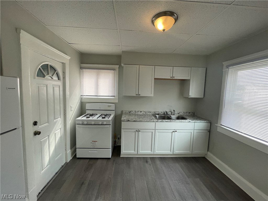 Jh Hardys Sub - Residential Lease