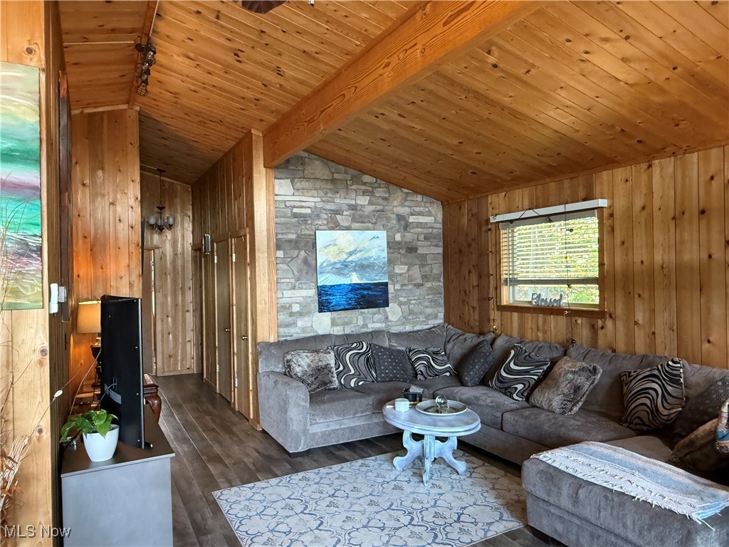 LAKE BUCKHORN - Residential