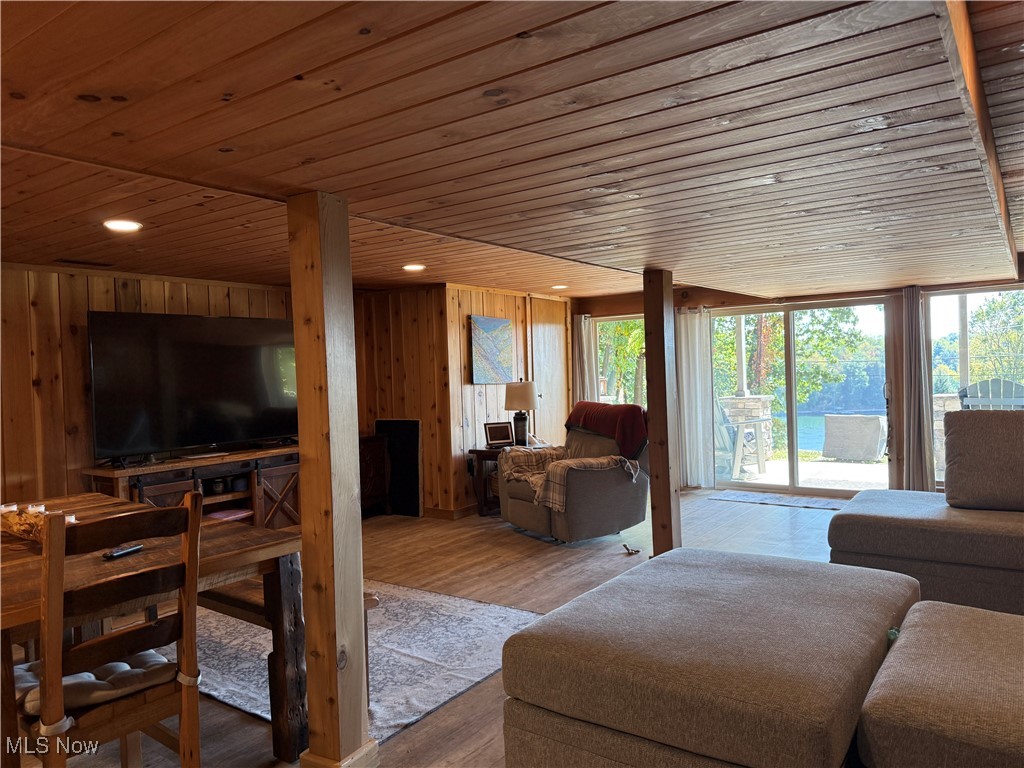 LAKE BUCKHORN - Residential