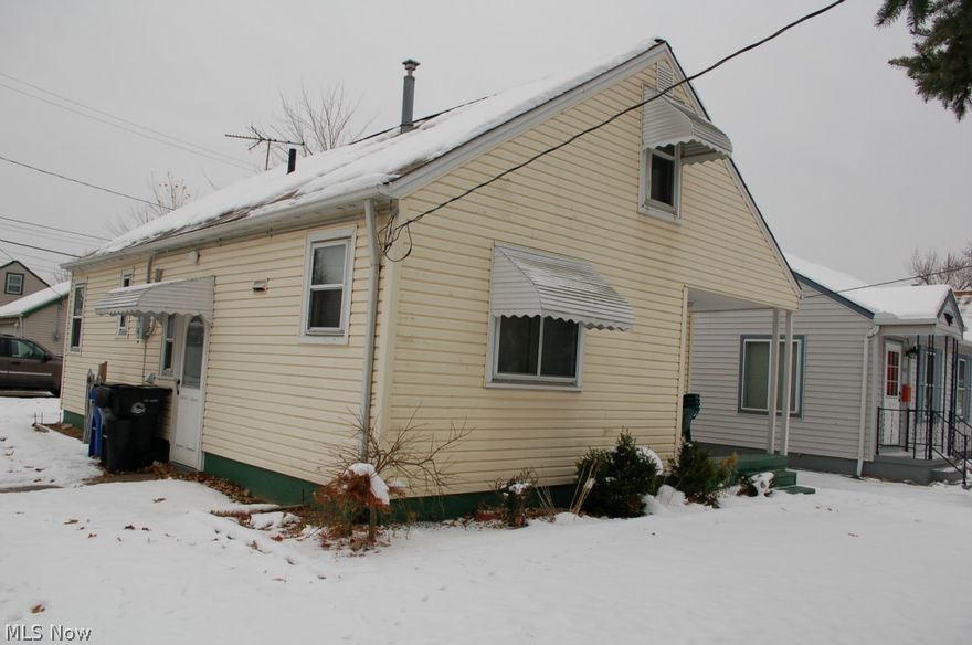 Perfect starter home in a great location and close to everything. Very well maintained and clean home. All appliances stay with home. Home also features a 2 room dormer and beautiful wood flooring in the home. Buyer has completed all necessary paperwork for Short Sale -this home is ready for a new owner. Washer and dryer not included.