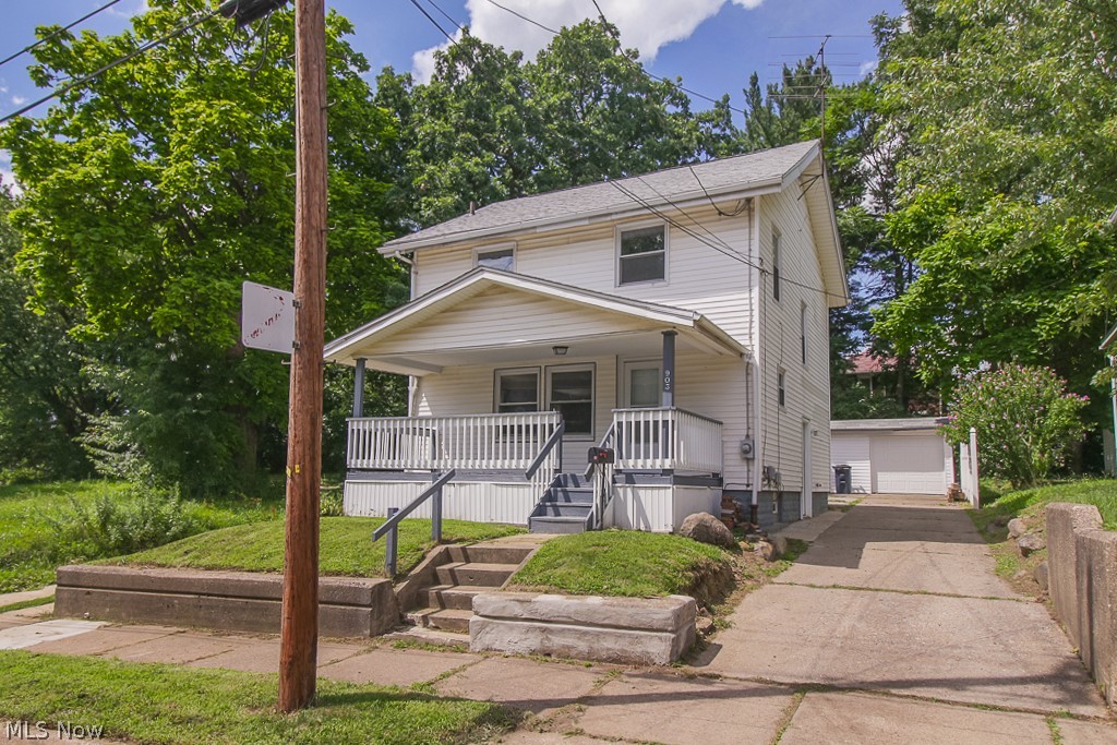 Photo 1 of 32 — 903 Chester Avenue, Akron, OH 44314