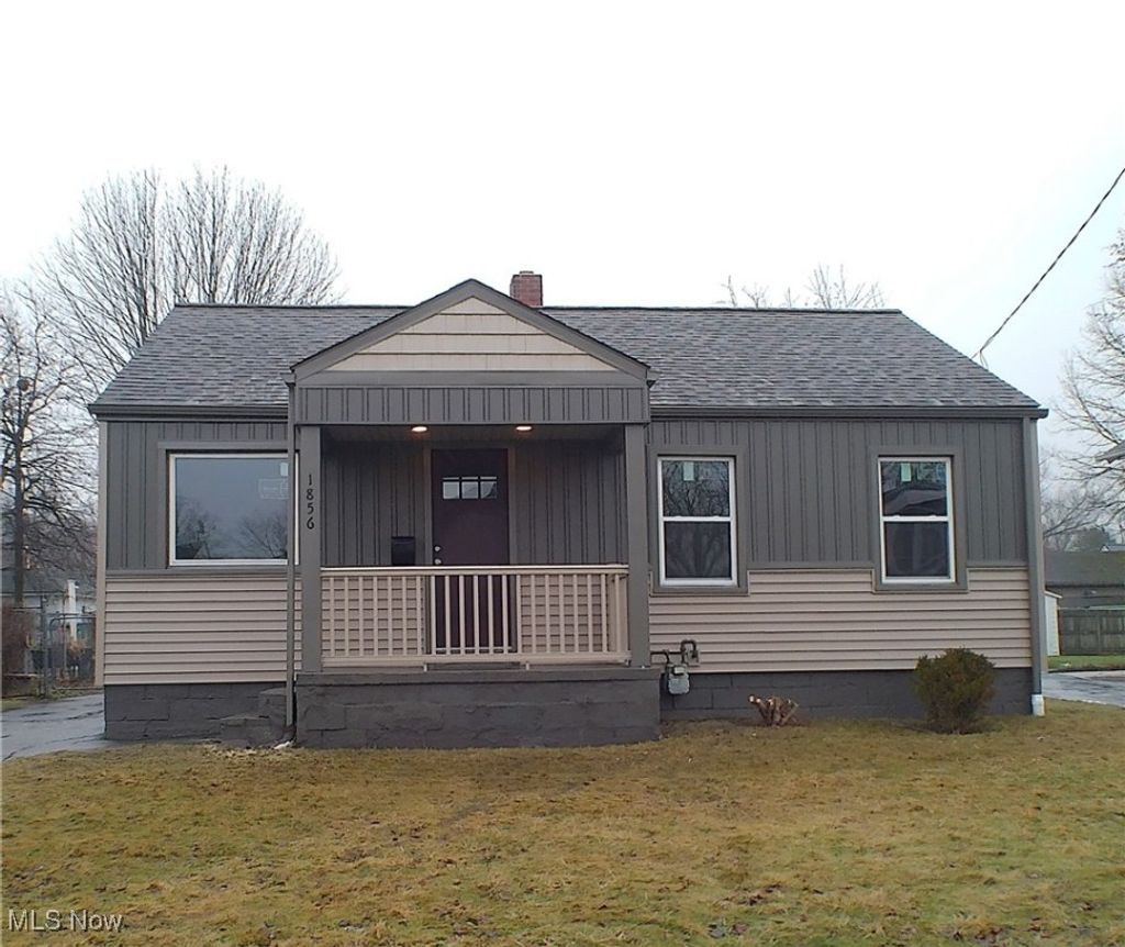 Photo of 1856 Sheridan Avenue NE, Warren, OH 44483 (MLS # 5180119)