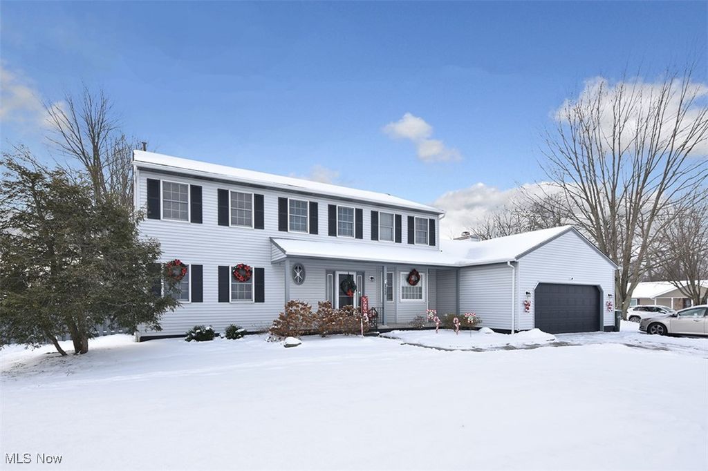 Photo of 172 Loyola Drive, Elyria, OH 44035 (MLS # 5177504)