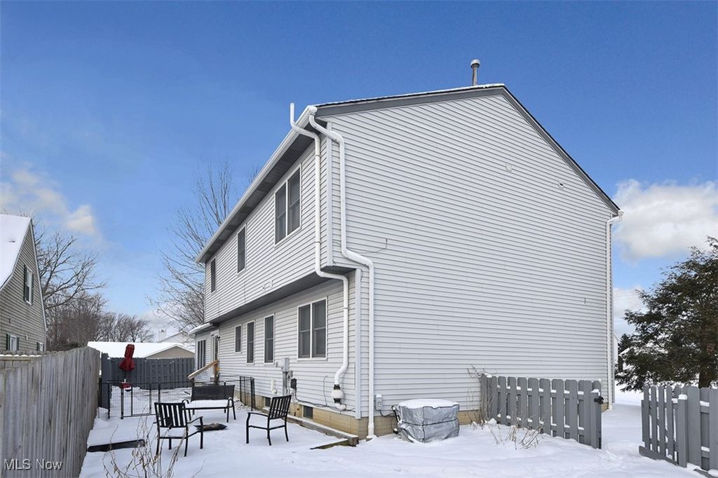 Photo of 172 Loyola Drive, Elyria, OH 44035 (MLS # 5177504)