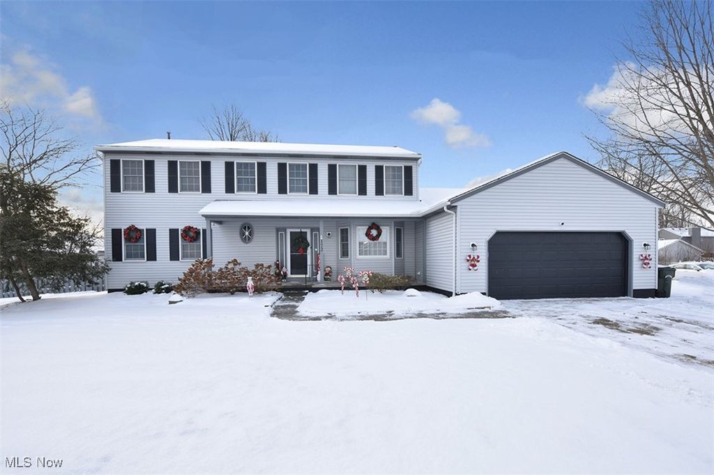 Photo of 172 Loyola Drive, Elyria, OH 44035 (MLS # 5177504)