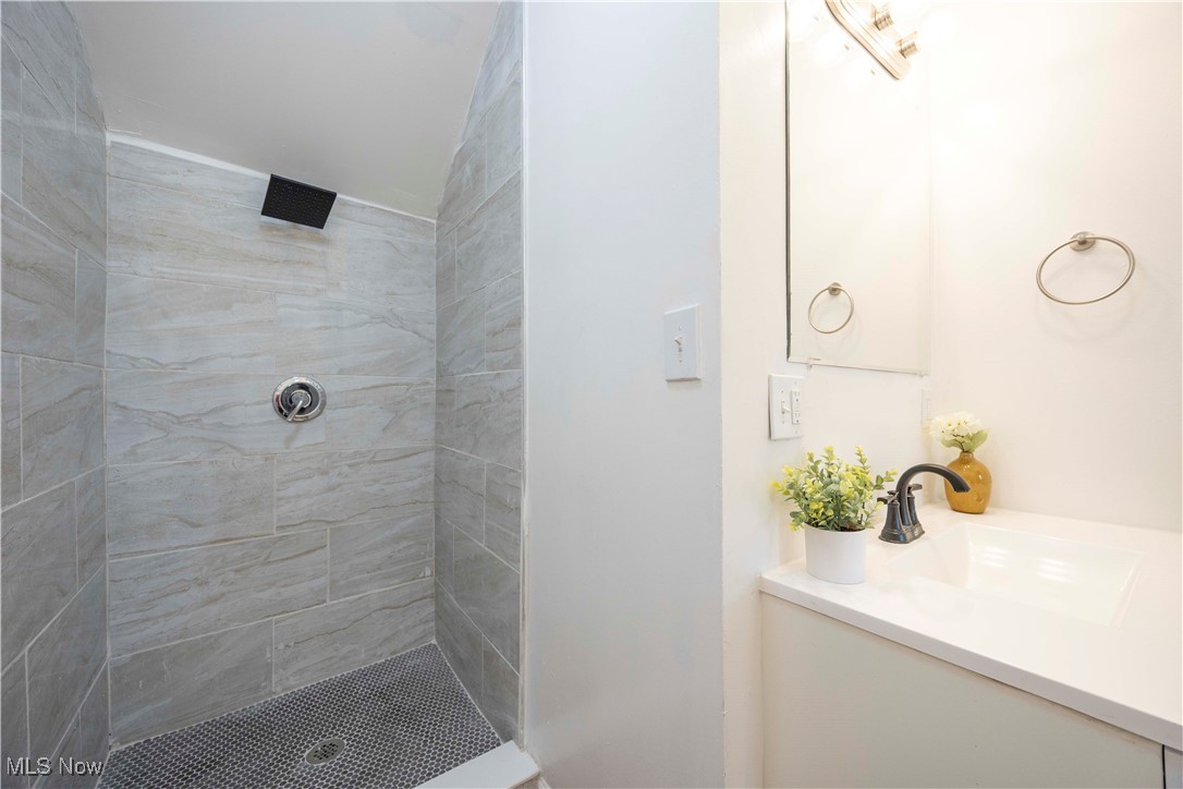 2334 W 38 Street, Cleveland, Ohio image 14