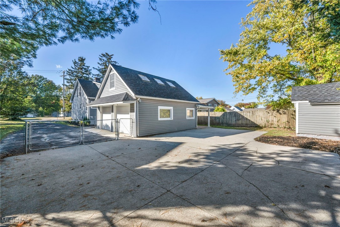 Center Ridge Hall - Residential