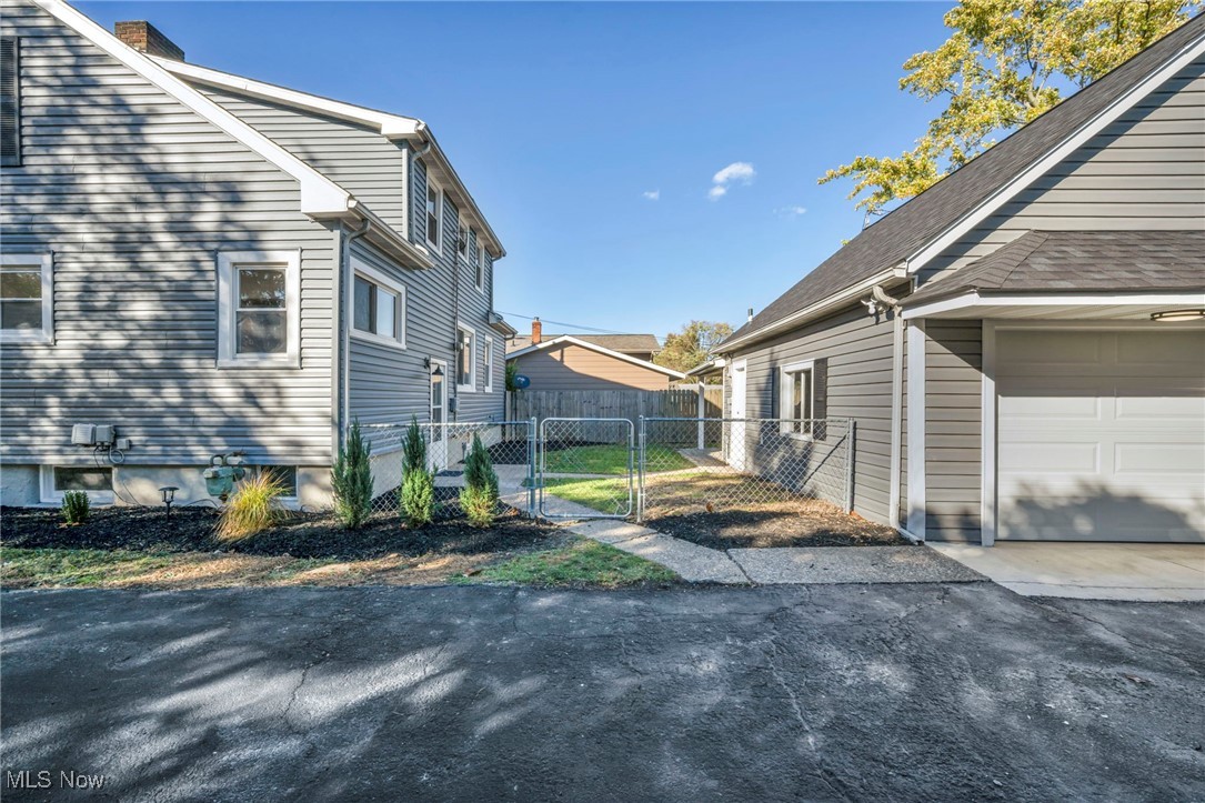 Center Ridge Hall - Residential